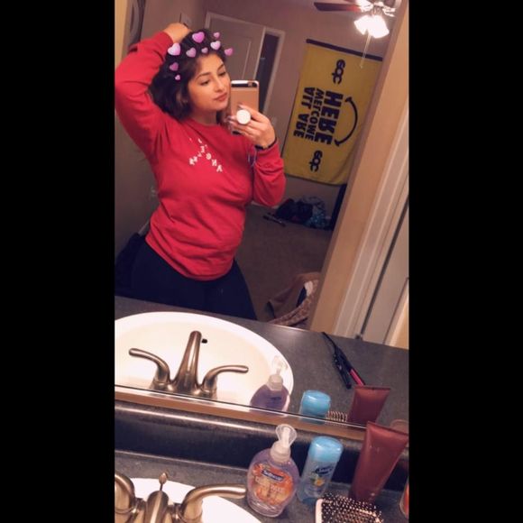 Meet your Posher, Oralia - Picture 1 of 1